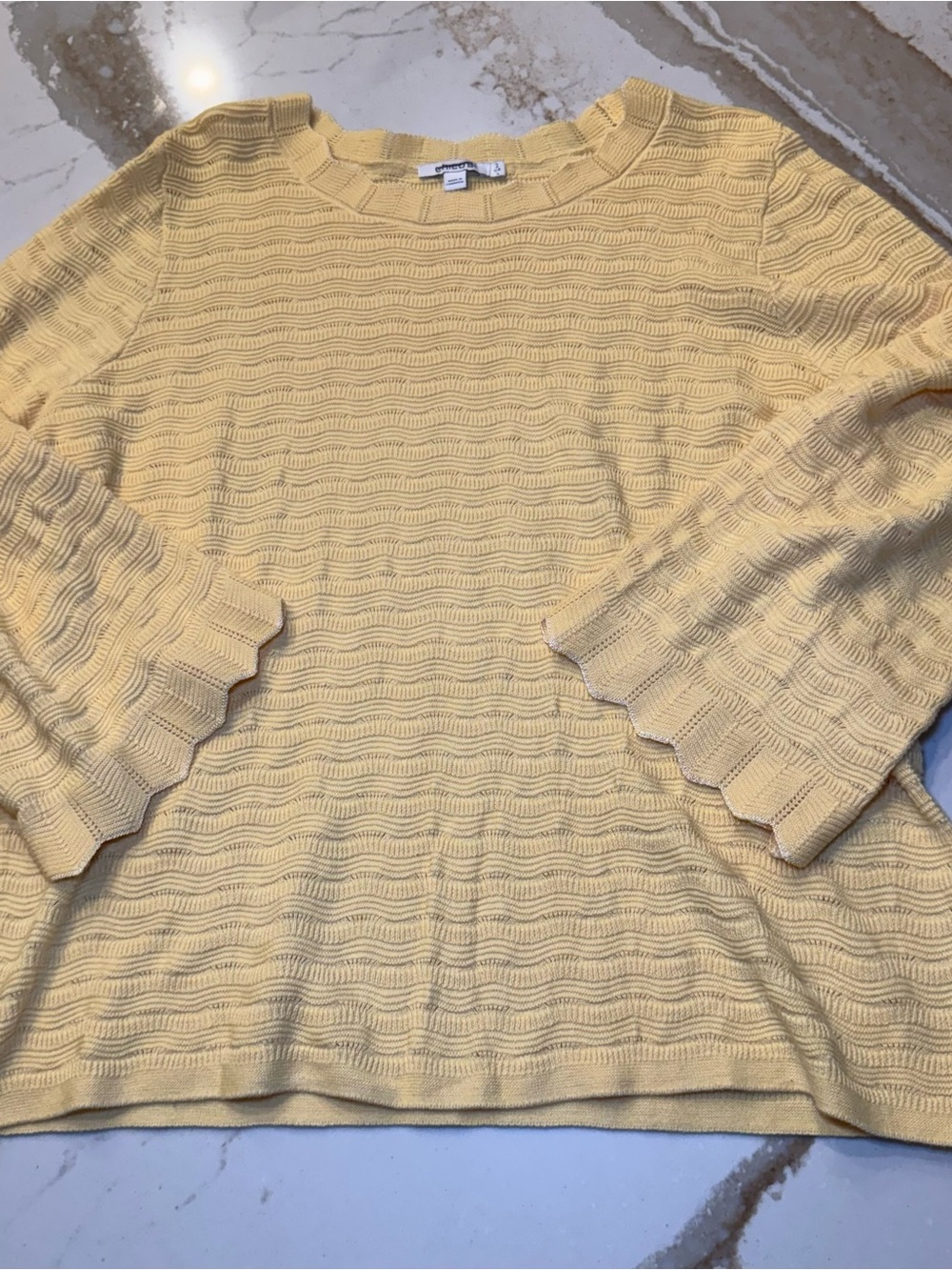 Chico’s bell sleeve Butter Yellow Knit Sleeve Sweater size: 2/Large